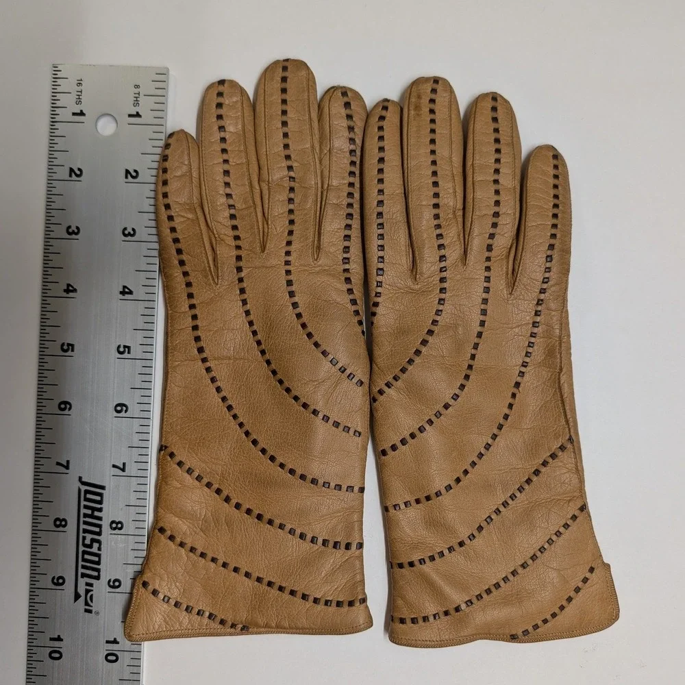 Vtg Tan Camel Leather Driving Gloves Women's‎ Stitch Detail Lined Fit Like Med/8